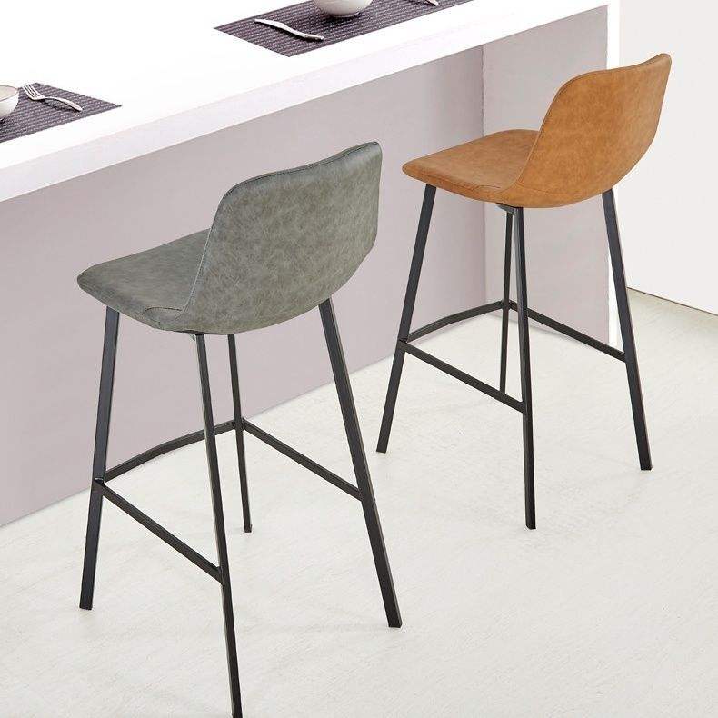 Taburete de bar con asiento de cuero PU, moderno, marrón, de lujo, sillas altas para bar, altura de metal, color gris, novedad de 2022